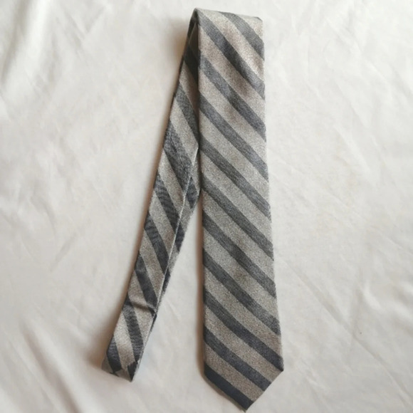 Calvin Klein Silk Blend Silver and Blue Striped Slim Tie - Picture 6 of 14